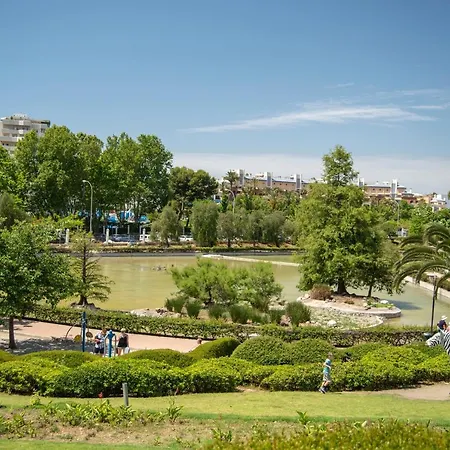 Benal Beach, Luxury Sea & Mountain View Beachside 1 Bedroom Apartment Benalmadena