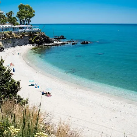 Apartment Benal Beach, Luxury Sea & Mountain View Beachside 1 Bedroom *