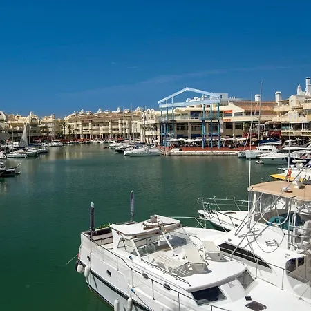 Apartment Benal Beach, Luxury Sea & Mountain View Beachside 1 Bedroom *