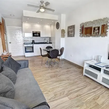 Benal Beach, Luxury Sea & Mountain View Beachside 1 Bedroom Apartment *