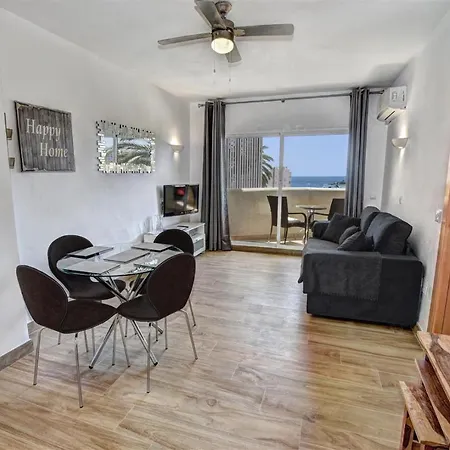 Apartment Benal Beach, Luxury Sea & Mountain View Beachside 1 Bedroom Benalmadena