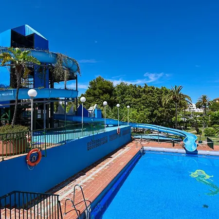 Benal Beach, Luxury Sea & Mountain View Beachside 1 Bedroom Apartmán