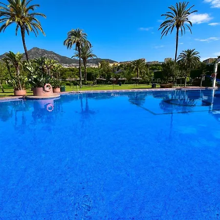 Apartment Benal Beach, Luxury Sea & Mountain View Beachside 1 Bedroom *