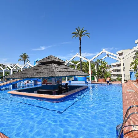 Apartment Benal Beach, Luxury Sea & Mountain View Beachside 1 Bedroom *