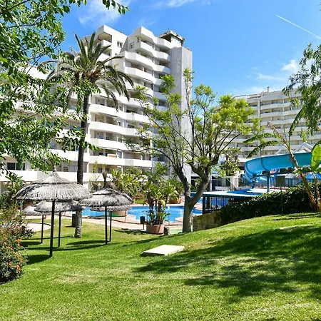Benal Beach, Luxury Sea & Mountain View Beachside 1 Bedroom Apartment