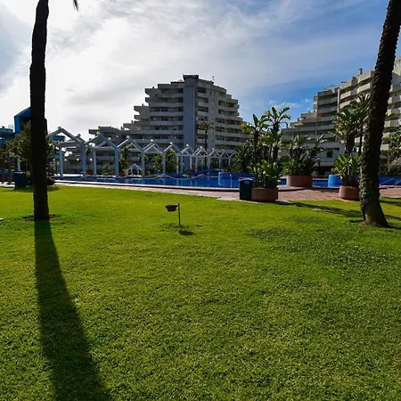Benal Beach, Luxury Sea & Mountain View Beachside 1 Bedroom