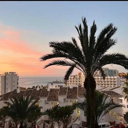 Benal Beach, Luxury Sea & Mountain View Beachside 1 Bedroom