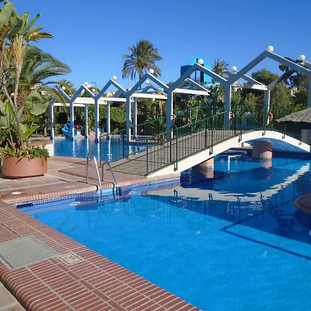 Benal Beach, Luxury Sea & Mountain View Beachside 1 Bedroom Apartment