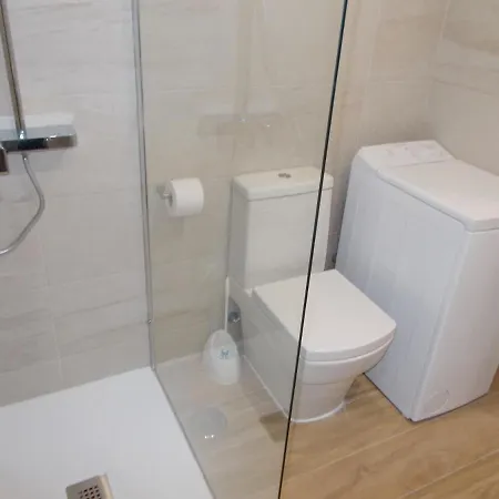 Apartment Benal Beach, Luxury Sea & Mountain View Beachside 1 Bedroom