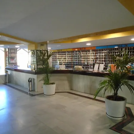 Benal Beach, Luxury Sea & Mountain View Beachside 1 Bedroom Apartment Benalmadena
