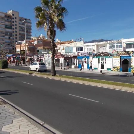 Apartment Benal Beach, Luxury Sea & Mountain View Beachside 1 Bedroom Benalmadena