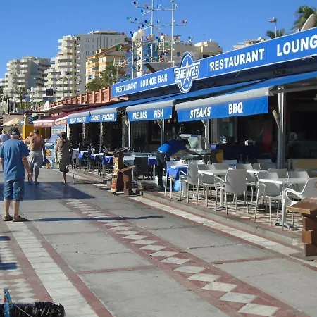 Benal Beach, Luxury Sea & Mountain View Beachside 1 Bedroom Apartment Benalmadena