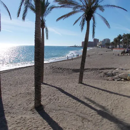 Benal Beach, Luxury Sea & Mountain View Beachside 1 Bedroom Apartment *
